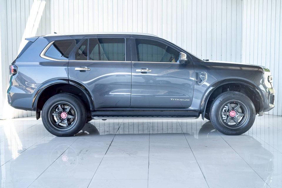 FORD EVEREST 2.0 BI-TURBO TITANIUM PLUS ปี 2022 จด 2023 สีเทา เกียร์ A/T ขับ 2  โฉม ปี22-ปัจจุบัน รูปที่ 4