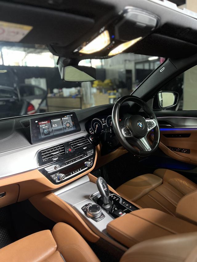 BMW 530e M Sport 4