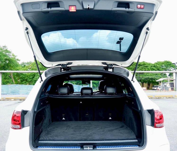 รหัสรถ PR87 + Benz GLC 300e 4MATIC AMG Dynamic จดทะเบียนปี 2022 19