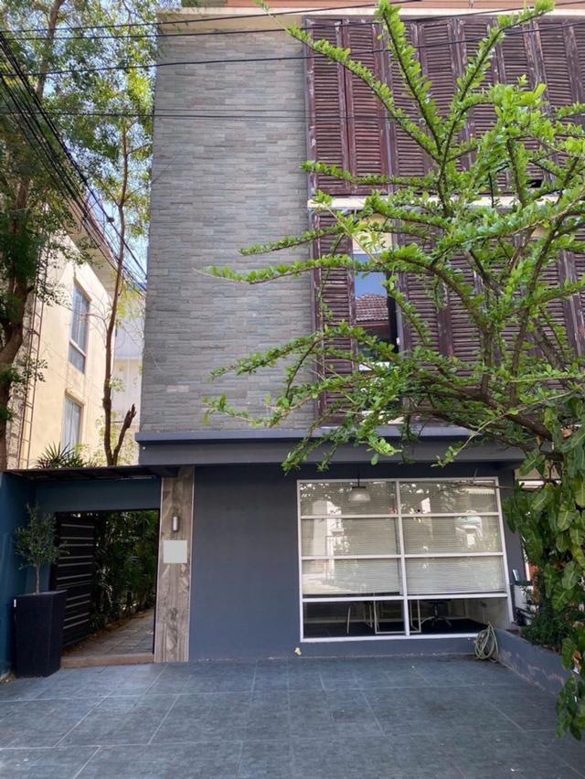 ให้เช่า โฮมออฟฟิศ 3 ชั้น หลังมุม 220 ตร.ม. Town in Town ลาดพร้าว 94 1