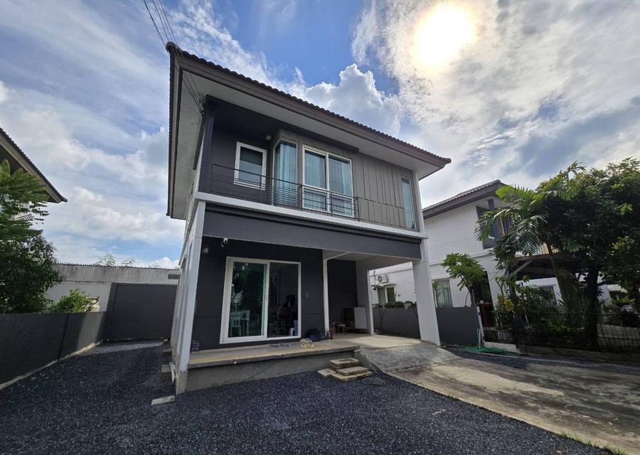 ขายบ้านเดี่ยว 2 ชั้น หมู่บ้านพฤกษ์ลดา 3 รังสิตคลอง 4 ทำเลดี เดินทางสะดวก ตรงข้ามโรงเรียนบีคอนเฮาส์แย้มสอาดรังสิต 2