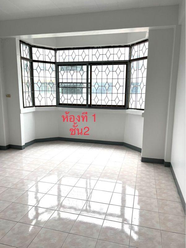 ให้เช่าอาคารพาณิชย์ 3 ชั้นครึ่ง หมู่บ้านรุ่งกิจวิลล่า7 ถนนร่มเกล้า42 เขตลาดกระบัง จังหวัดกรุงเทพ  8