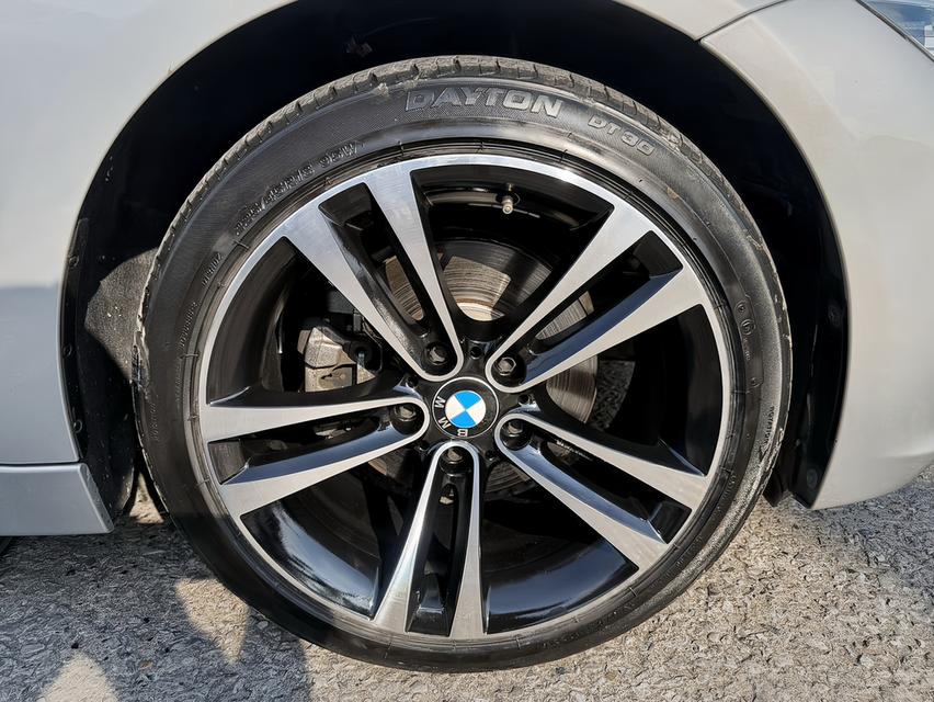 ลดราคาเหลือเพียง!! ปี2018 BMW 330E SPORT AT TOP สุดๆ รูปที่ 10