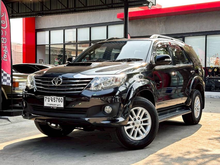 ขายรถ Toyota Fortuner 2.5V ปี 2014 สีดำ เกียร์ออโต้