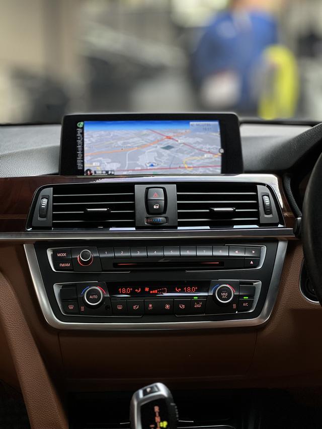 BMW 320d 8