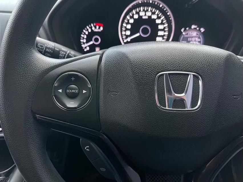 HONDA HRV 1.8S i-VTEC ปี2015 สีเทา  7