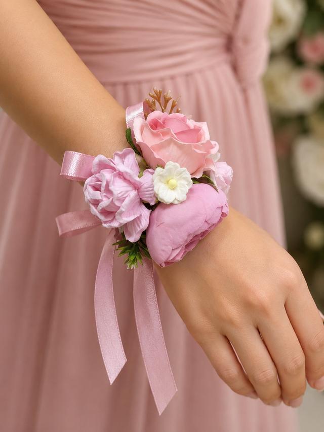 ช่อดอกไม้ตกแต่ง  พินติดสูท ช่อติดหน้าอก ข้อมือเพื่อนเจ้าสาว