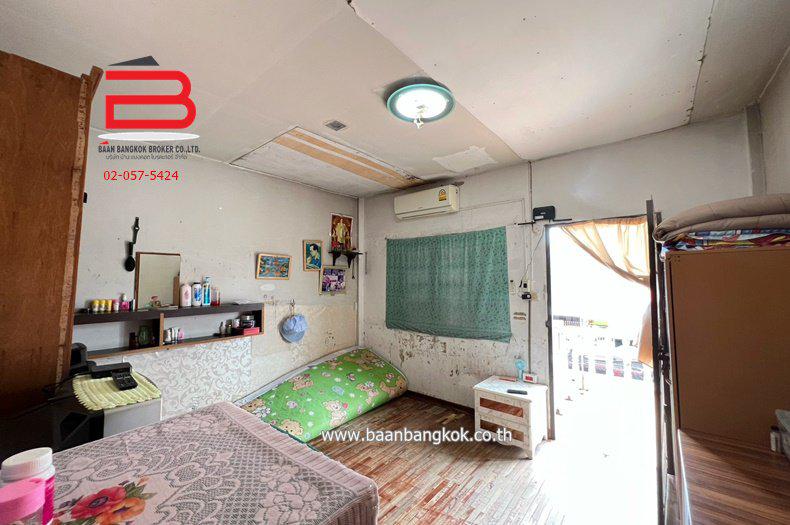 รูป ทาวน์เฮ้าส์ หมู่บ้านพิบูลย์ทรัพย์ เนื้อที่ 22 ตรว. ถนนหทัยราษฎร์ เขตมีนบุรี 5