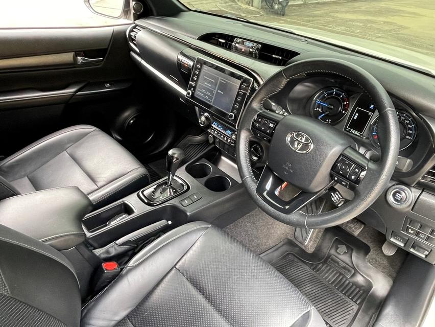 TOYOTA HILUX REVO DOUBLE CAB 2.8 4WD ROCCO ปี 2022 AUTO 4X4 สภาพนางฟ้า 9