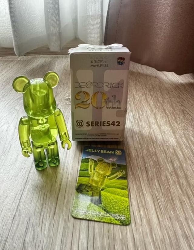 ส่งต่อ Bearbrick Series 42 Jellybean Green Tea 100% 3