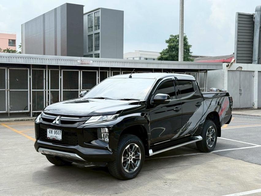 MITSUBISHI TRITON 2.4GT PLUS BOUBLE CAB 2021 สีดำ เกียร์ธรรมดา ดีเซล มือเดียวป้ายแดง