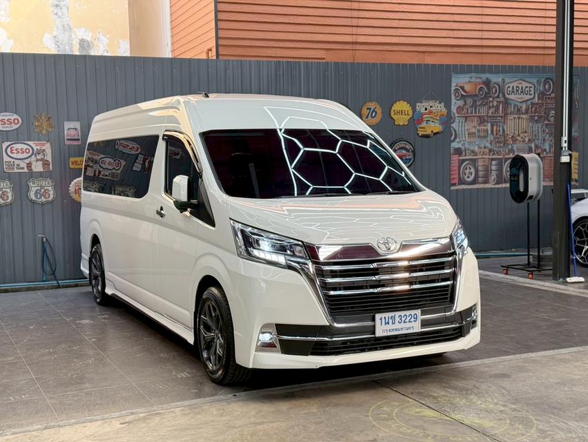 TOYOTA COMMUTER 2.8 Van ปี2024รถบ้านแท้ ออพชั่นจัดเต็ม รูปที่ 2
