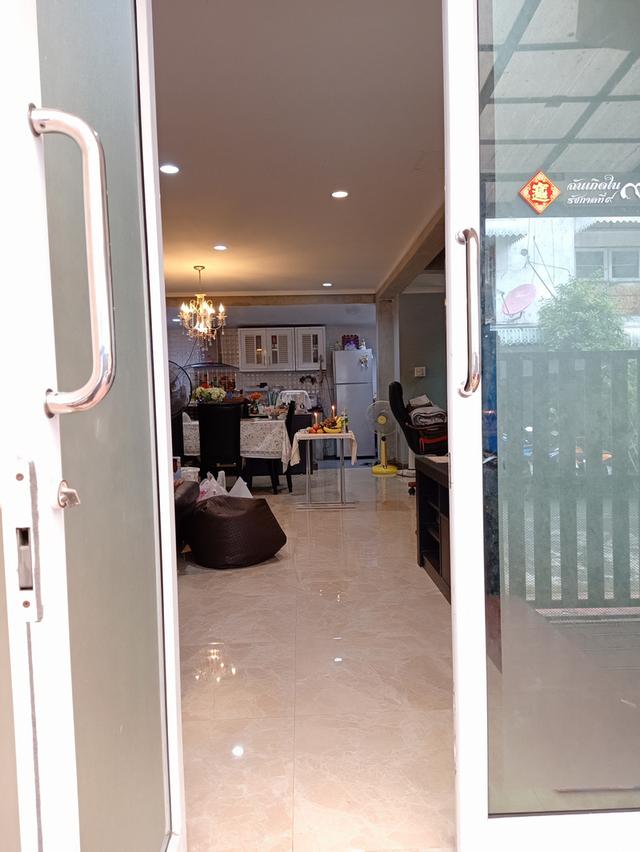 ขายทาวน์โฮม 3 ชั้น ซอยรามอินทรา 14 ราคา 4,100,000 บาท 13