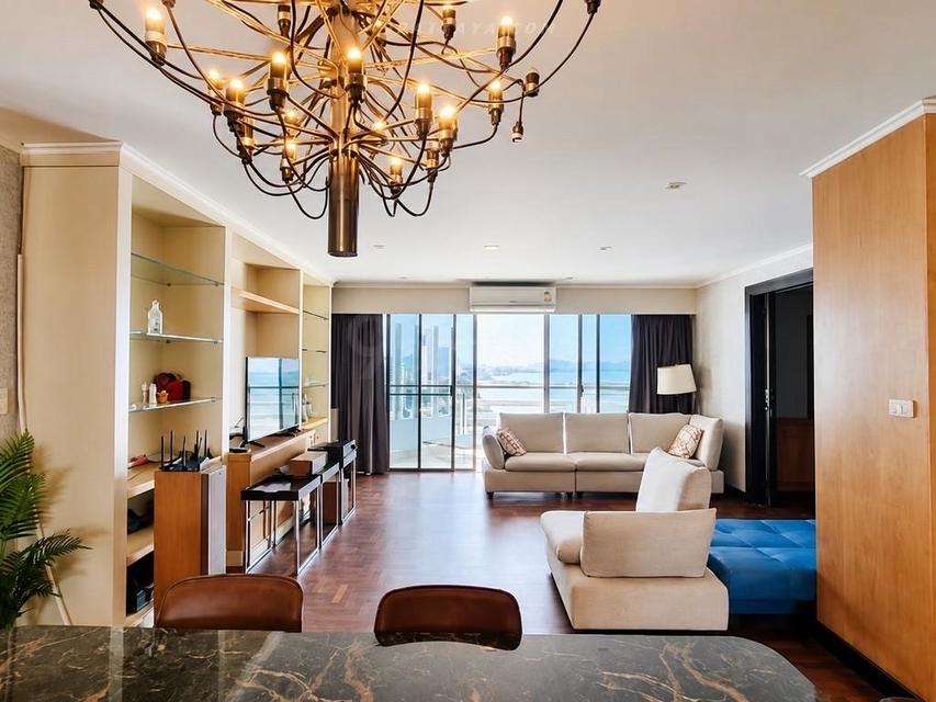 For Rent — Large Beachfront Condo at Goldensand Beachside Condominium, Pattaya 210sqm 3 bedrooms 3 bathrooms on 16th floor 2