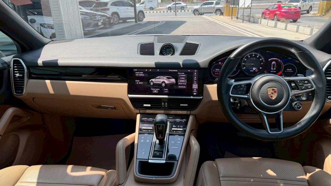 รหัสรถ KPV53 2023 Porsche Cayenne S E-Hybrid Coupe รูปที่ 6