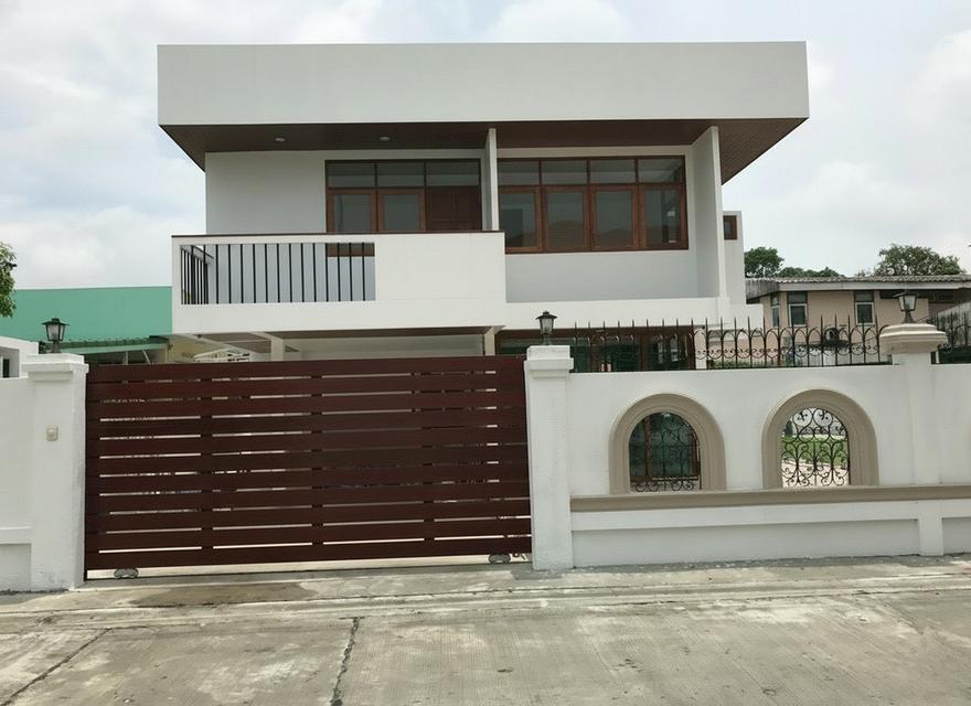 หมู่บ้านทิพวัล เทพารักษ์ ขายบ้านเดี่ยว 100 ตารางวา 3 ห้องนอน 5 ห้องน้ำ รถไฟฟ้าสายสีเหลือง สถานีทิพวัล อยู่หน้าหมู่บ้าน 1