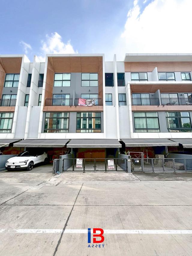 บ้านหรู 3.5 ชั้น Arden พัฒนาการ ใกล้ทองหล่อ–เอกมัย 2