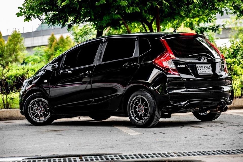 Honda Jazz 1.5S ปี 2018 สีดำ เกียร์ออโต้ มือเดียวป้ายแดง  10