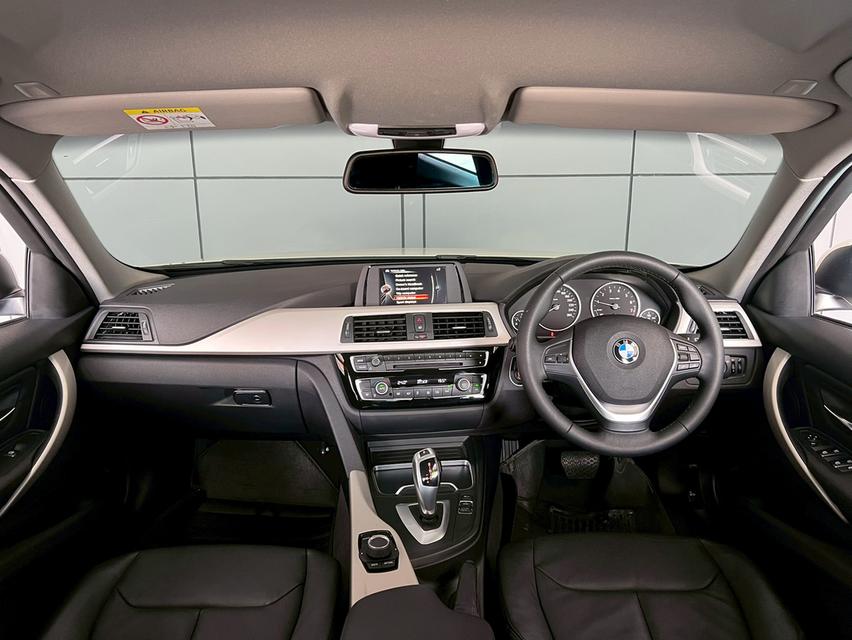 BMW 318i ปี 2016 จด ปี2017 (โฉม F30) สีขาว มือเดียว 16