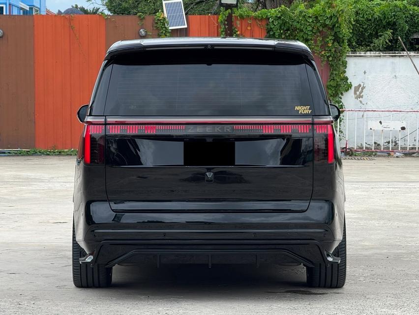 Zeekr 009 Flagship 6-Seaters AWDปี 2024 เลขไมล์ 53,xxx km.💰ราคา 2,250,000 บาท *ไม่รวมป้าย📍Warranty: 04/01/2029 (5yrs/150,000km.) รูปที่ 5