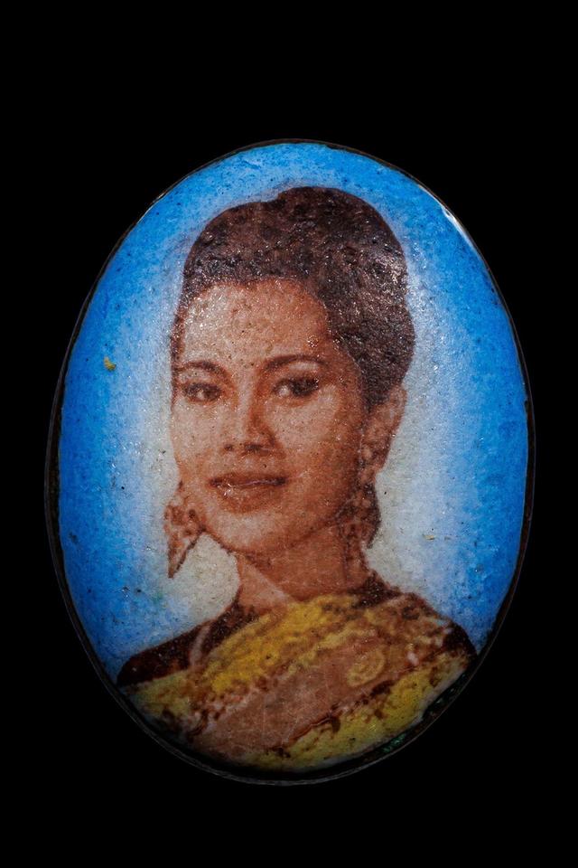 ล็อคเกตนางเลิ้งอาร์ต พระราชินี ร.9