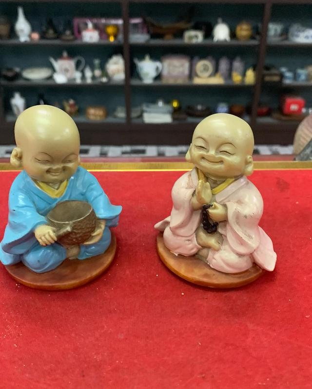 ตุ๊กตาพระจีน เรซิน 3