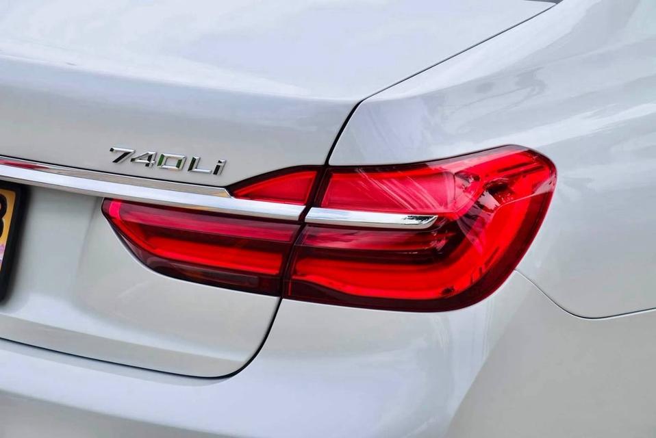 (แจ้งรหัสรถ PR3003) Bmw (G12) 740Li xDrive Pure Excellence ปี 2017 รูปที่ 18
