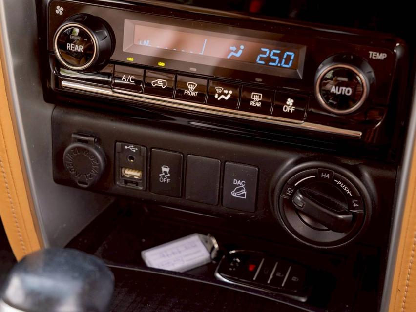 TOYOTA FORTUNER 2.8V 4WD ปี 2016 19