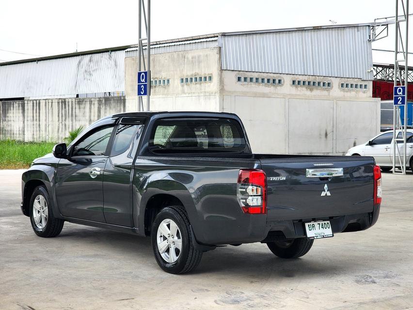 MITSUBISHI Triton Extra Cab 2.5GLX 2