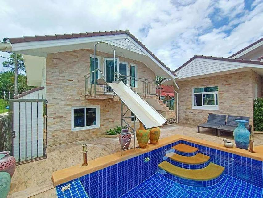 ขายบ้านสวยๆ 2 ชั้น ตกแต่งน่าอยู่ สามารถต่อยอดเป็นธุรกิจบ้านพักพูลวิลล่าได้ ยู่ฝั่งหาดบางเสร่ อ.สัตหีบ จ.ชลบุรี 4