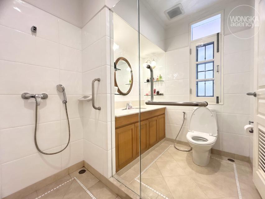 ขายบ้านเดี่ยว หมู่บ้านเมืองทอง 2 โครงการ 3 พัฒนาการ 53 สไตล์ Old Money ออกแบบโดยสถาปนิกชั้นนำ ขนาด 158 ตร.วา ใกล้รถไฟฟ้าหัวหมาก 2 สาย 16