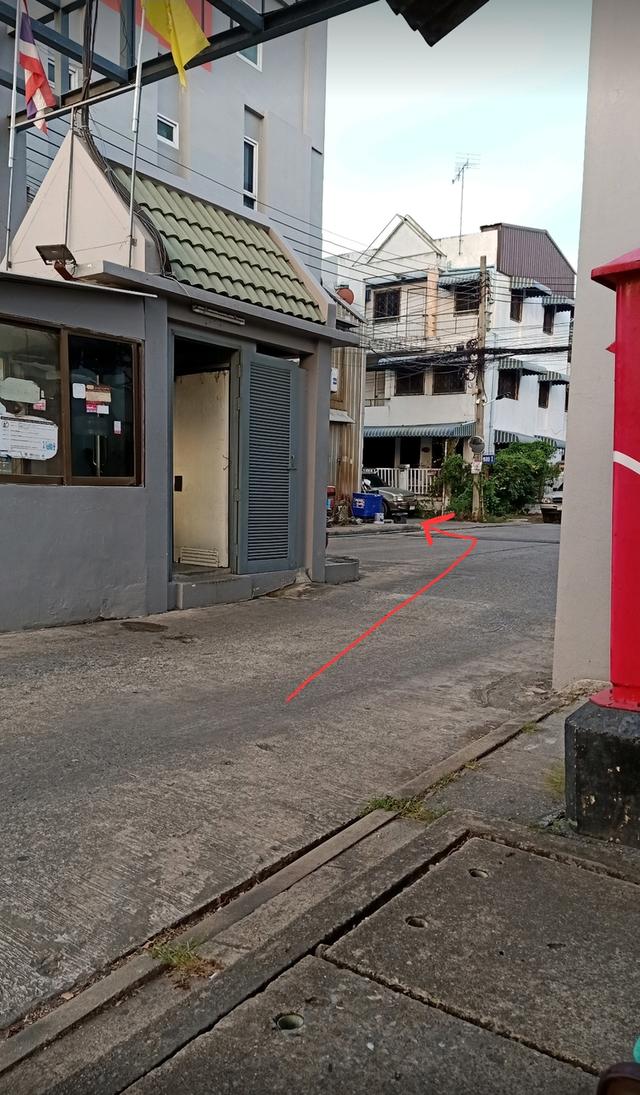 ขายทาวน์โฮม 3 ชั้น ซอยรามอินทรา 14 ราคา 4,100,000 บาท 2