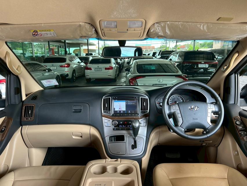 ปี 2021 HYUNDAI H1, DELUXE สภาพสวย 16