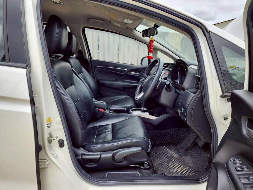 ขาย Honda Jazz 1.5SV ปี17 12