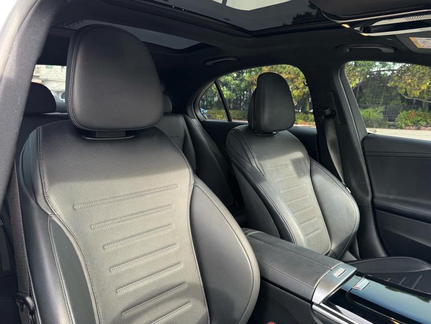 Mercedes Benz C220d AMG dynamicปี 2022 เลขไมล์ 65,xxx km.💰ราคา 1,890,000 บาท รูปที่ 14