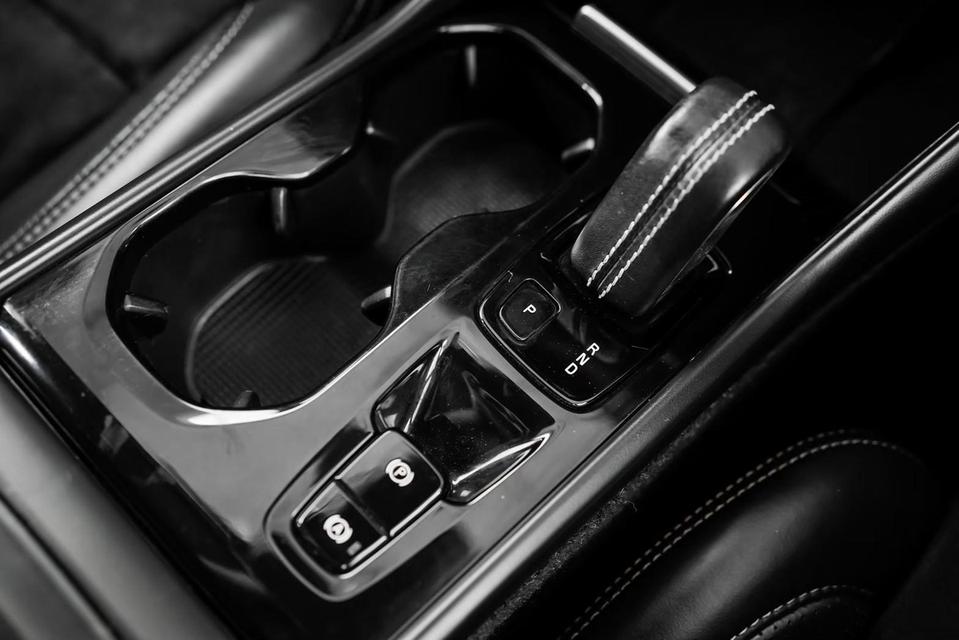 Volvo XC40 T5 R-Design AWD 2019 รูปที่ 12