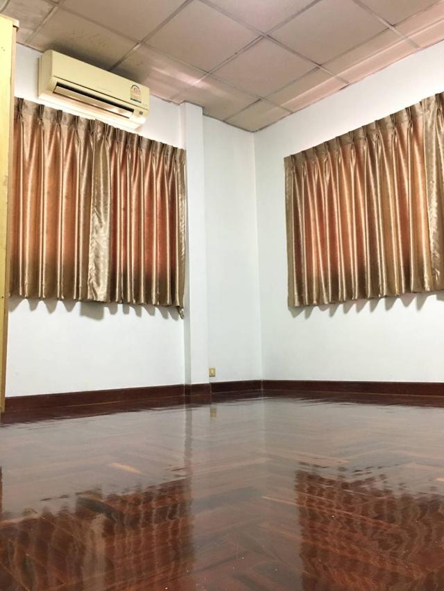 บ้านแฝด 2 ชั้น ถนนลาดพร้าววังหิน ซอย 60 4