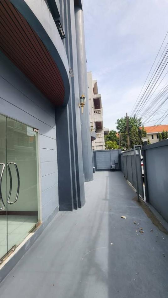 อาคารสำนักงาน 4 ชั้น พร้อมลิฟต์ ซอยสุขุมวิท 50 ใกล้ BTS อ่อนนุช ไลน์ไอดี ✅ @ibx7531n 2