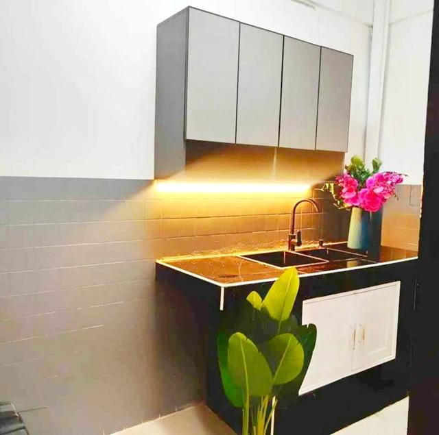 ม.ราชภัฏพระนคร 700 ม. แจ้งวัฒนะ 1-8 MRT หลักสี่ 800 ม.ให้เช่าทาวน์เฮาส์หรู 2 ชั้นรีใหม่ทั้งหลัง 26 ตร.วา. 210 ตร.ม. 2