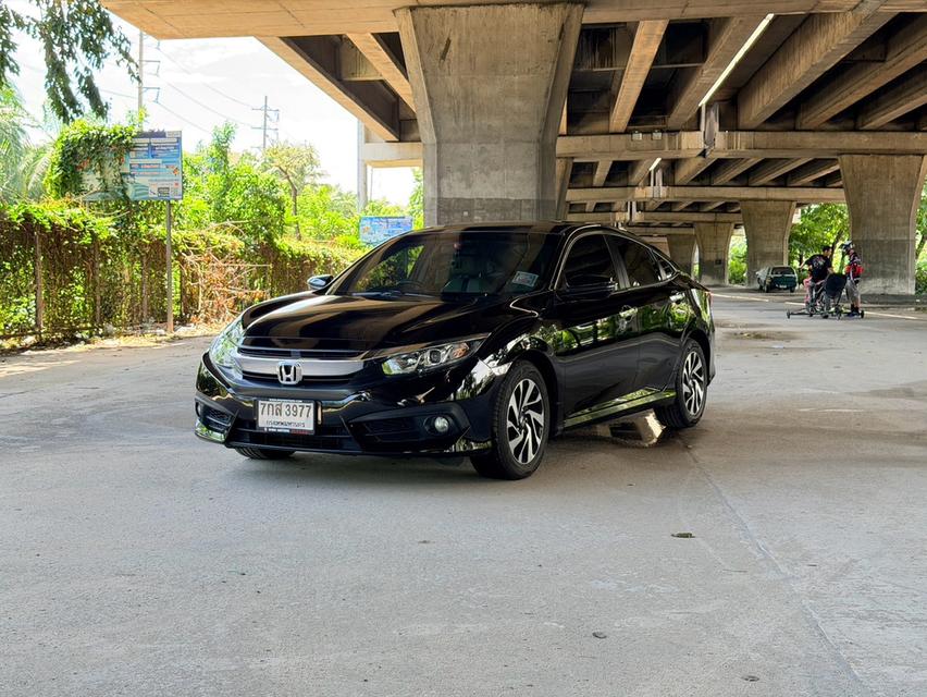 3977 Honda Civic 1.8El AT ปี 2018 ไมล์122,xxx km เพียง 439,000 บาท ซื้อสดไม่มีแวท