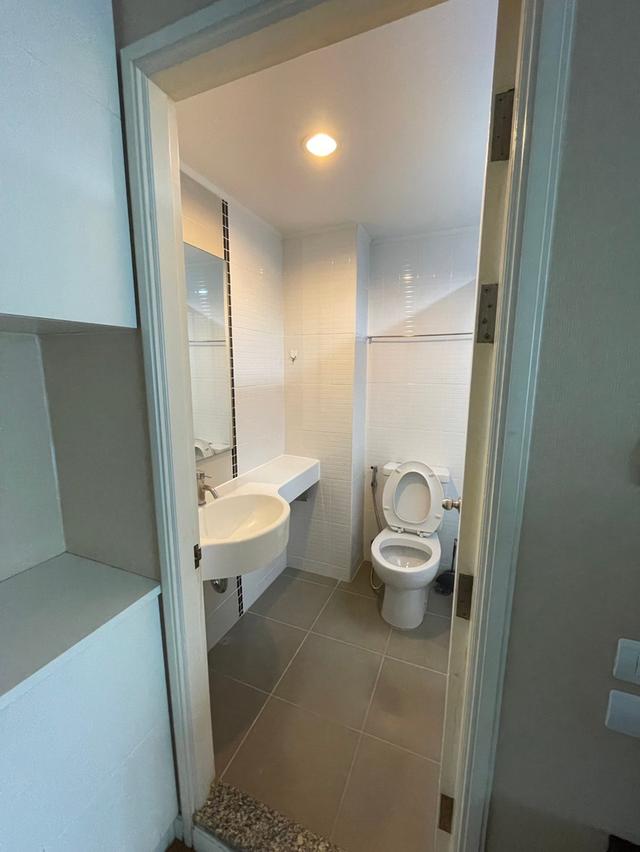 1-bedroom condo for rent in Ram Intra-Lak Si. Conveniently located by bus and BTS. 2