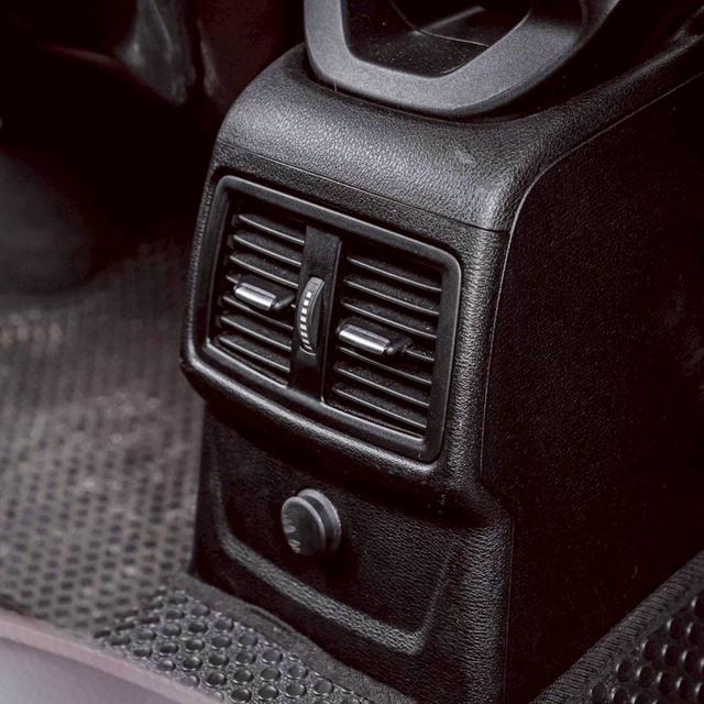 รหัสรถ 67GG30 BMW X1 2.0 SDRIVE 1.8D XLINE ( F48 ) 2017 17