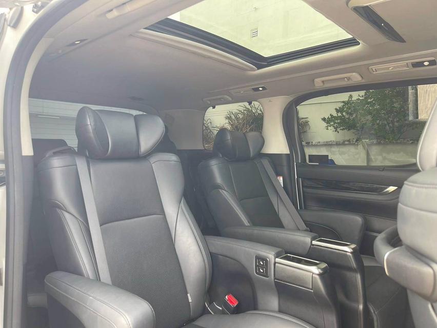Toyota Alphard 2.5 SC Package MNC 2020 จด 2021 • Mileage: 64,000 km 12