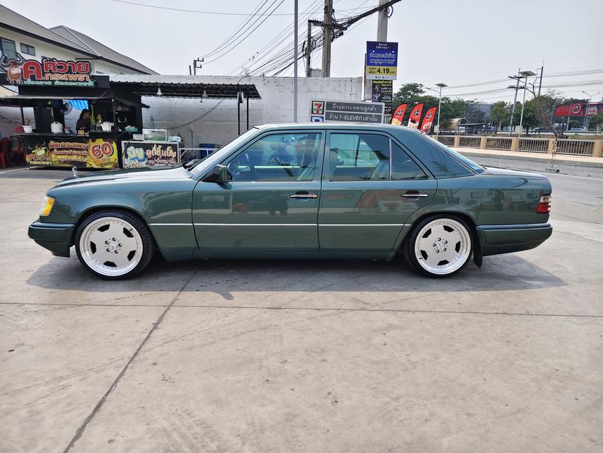 Mercedes Benz w124 e200 โค๊ด C ปี1995 ออโต้ ไม่แก๊ส ภาษี69 พร้อมใช้งาน จัดทรงมาแล้ว หล่อๆ ล้อ+ยางใหม่ 18" สนใจโทร 0983542445 ครับ รูปที่ 4
