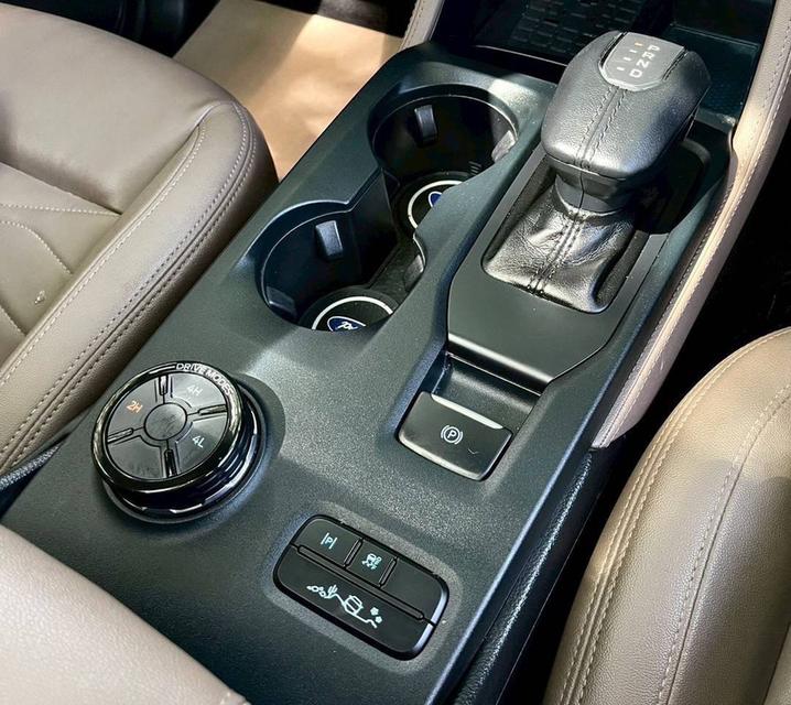 เจ้าของขายเอง FORD EVEREST 2.0 BI TURBO TITANIUM PLUS 4×4 TOP ปี22 สีดำ 11