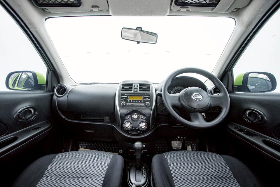NISSAN MARCH 1.2 E LIMITED 2015  13