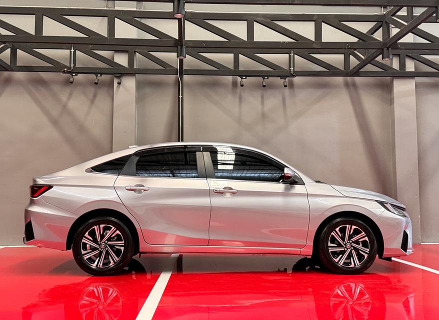 2024 TOYOTA YARIS ATIVE 1.2 PREMIUM รถมือเดียวป้ายแดง รถวิ่งน้อยเพียง 30,000 กม รถเข้าศูนย์ตามระยะ รถไม่เคยมีอุบัติเหตุครับ รูปที่ 2