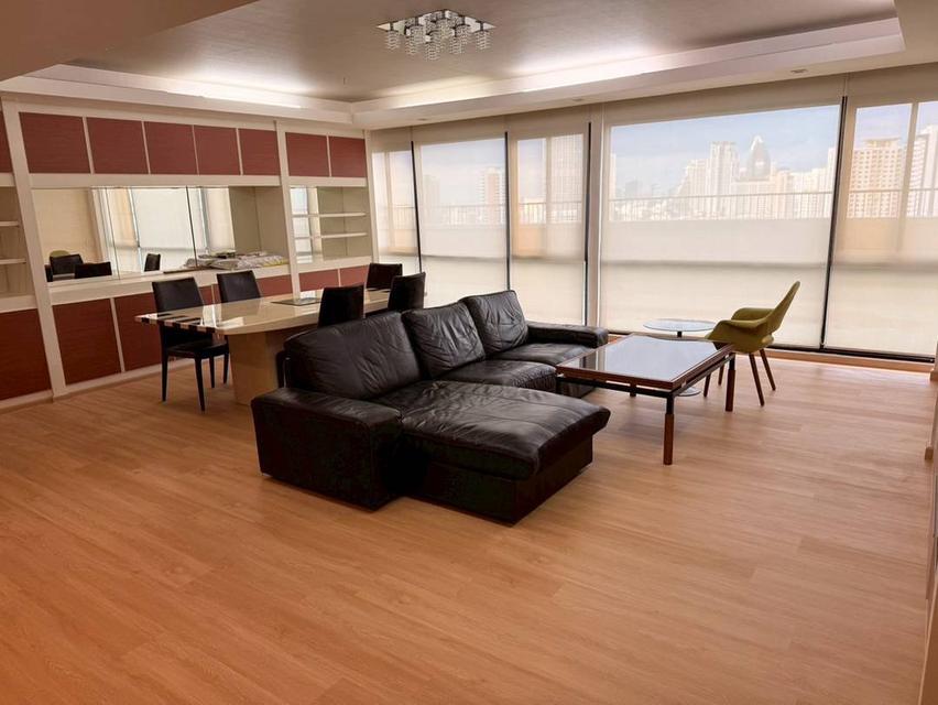 Noble Reflex Phaholyothin 2