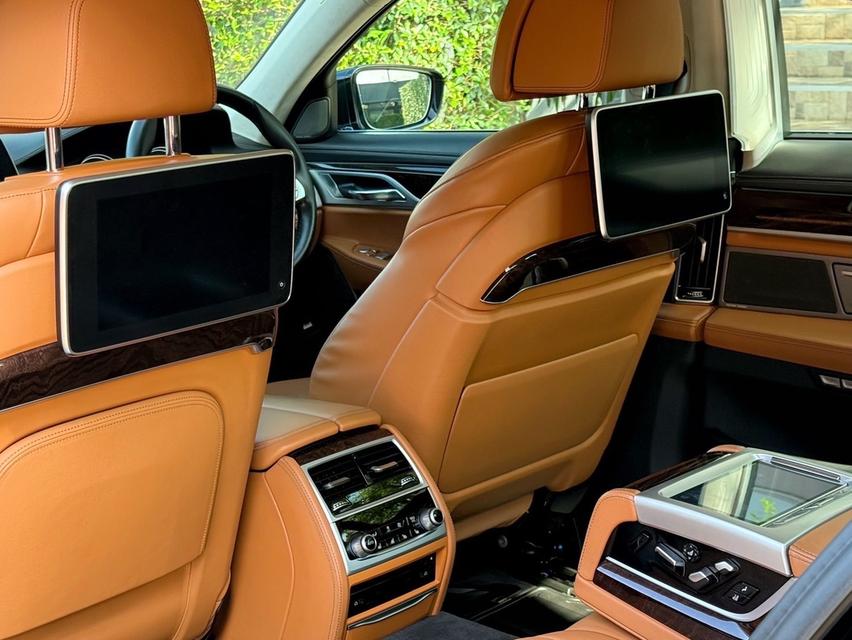 2019 BMW 740le PURE EXCELLENCE รถออกศูนย์ BMW รถวิ่งน้อย เข้าศูนย์ตามระยะ วารันตีศูนย์ยังเหลืออีกนานครับ 14