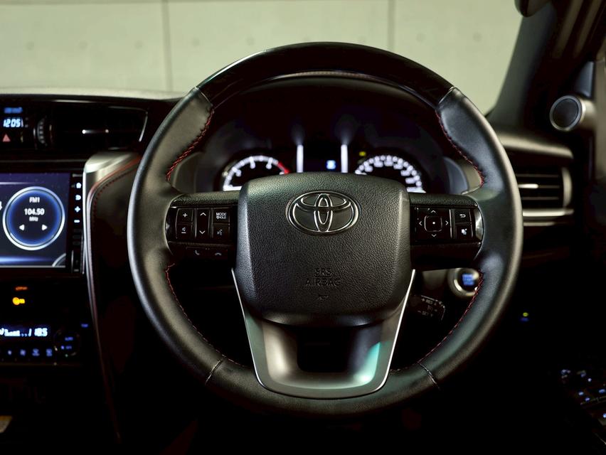 2022 Toyota FORTUNER 2.4 (ปี 15-25) Legender SUV AT รูปที่ 6